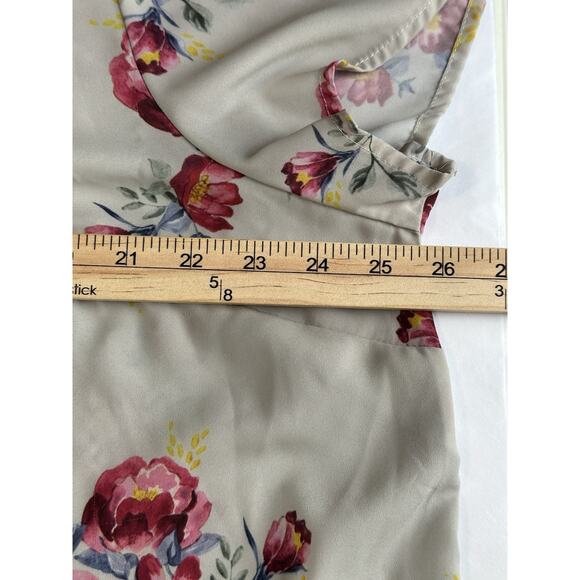 Torrid Plus Size 2 Lt. Gray Floral Short Sleeve Pullover Blouse/Top Lightweight - Picture 10 of 11